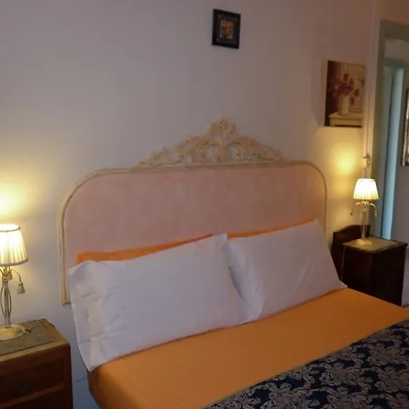 Center Apartment *