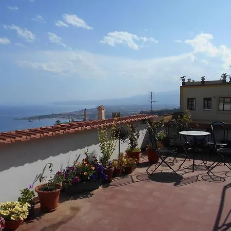 Center * Taormina
